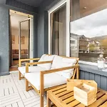 Schoene Mit Grosser Terrasse Und Moselblick *
