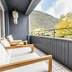 Schoene Mit Grosser Terrasse Und Moselblick Nyaraló