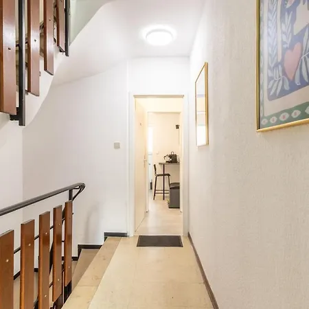 Schoene Mit Grosser Terrasse Und Moselblick *