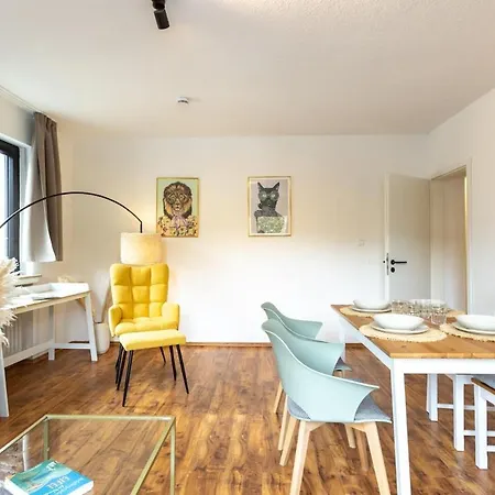 Schoene Mit Grosser Terrasse Und Moselblick Holiday home