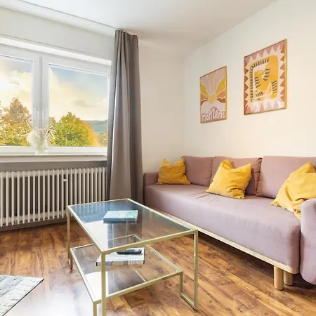 Schoene Mit Grosser Terrasse Und Moselblick Vakantiehuis