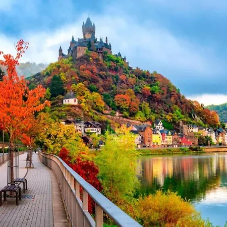 Vakantiehuis Schoene Mit Grosser Terrasse Und Moselblick Cochem