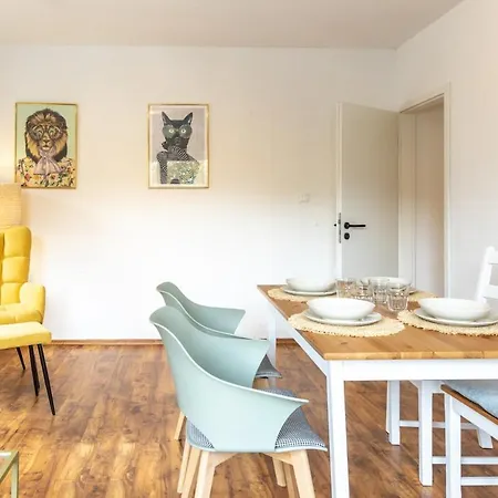 Schoene Mit Grosser Terrasse Und Moselblick Vakantiehuis