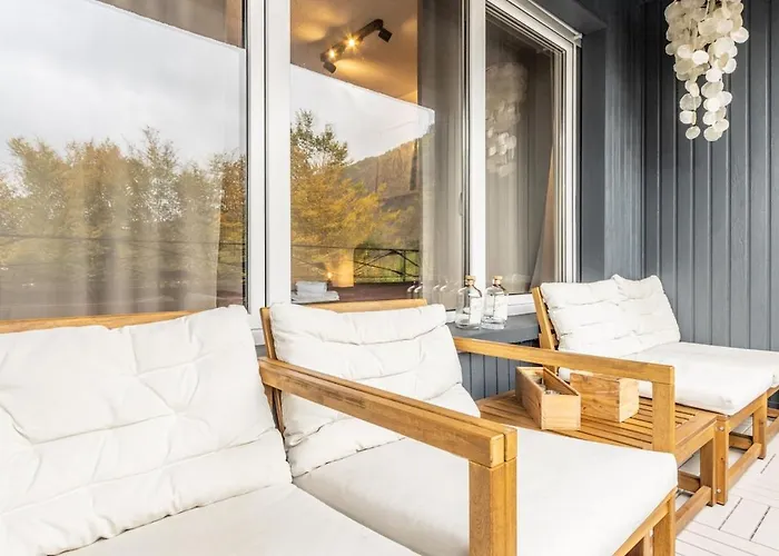 Schoene Mit Grosser Terrasse Und Moselblick קוכם