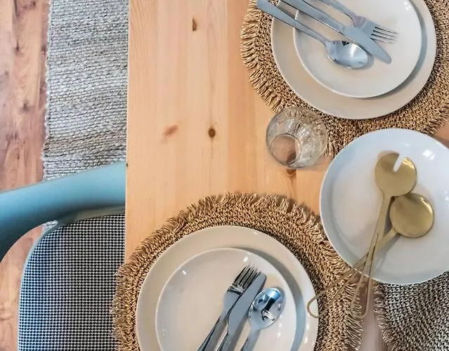 Schoene Mit Grosser Terrasse Und Moselblick בית נופש קוכם