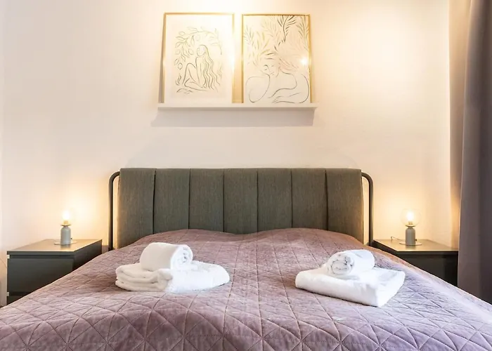 Schoene Mit Grosser Terrasse Und Moselblick בית נופש קוכם