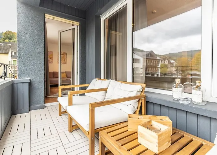 Schoene Mit Grosser Terrasse Und Moselblick *