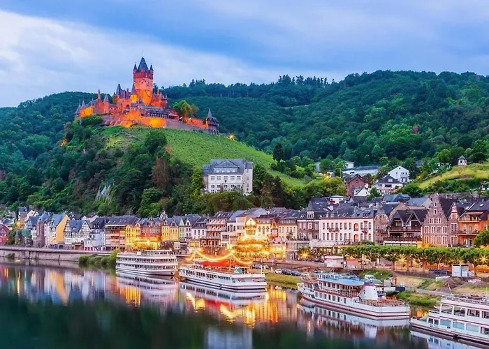 בית נופש Schoene Mit Grosser Terrasse Und Moselblick קוכם